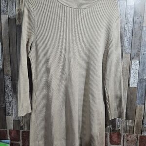 Tyler Boe Ladies ribbed knit sweater